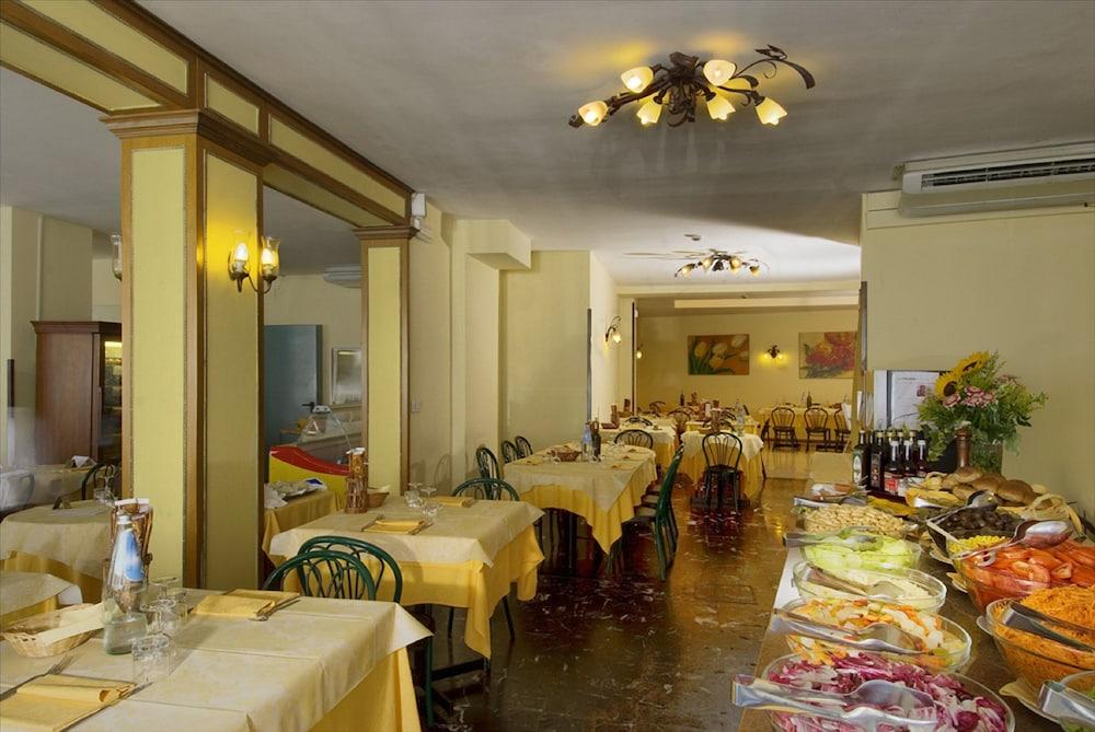 Hotel Villa D'Este กราโด ภายนอก รูปภาพ
